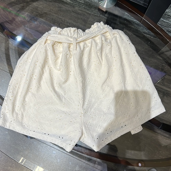Yelliw high waisted Ardene butter shorts - Picture 2 of 3